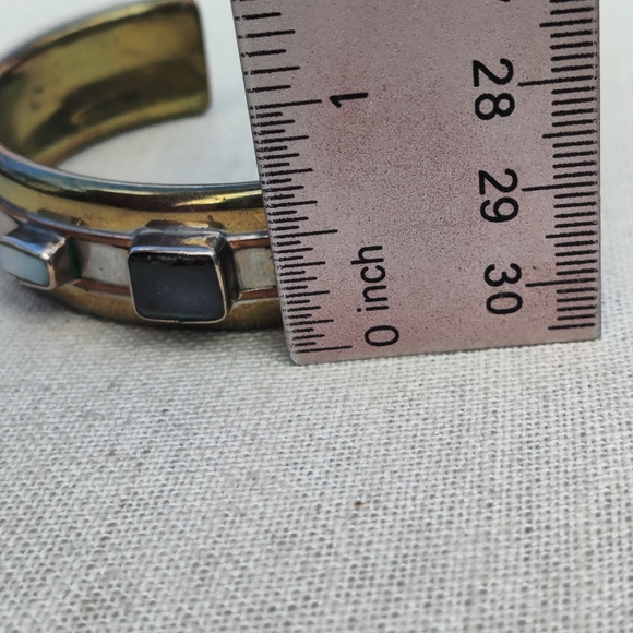 Vintage mixed metal labradorite,mother of pearl and onyx cuff bracelet - Picture 13 of 13